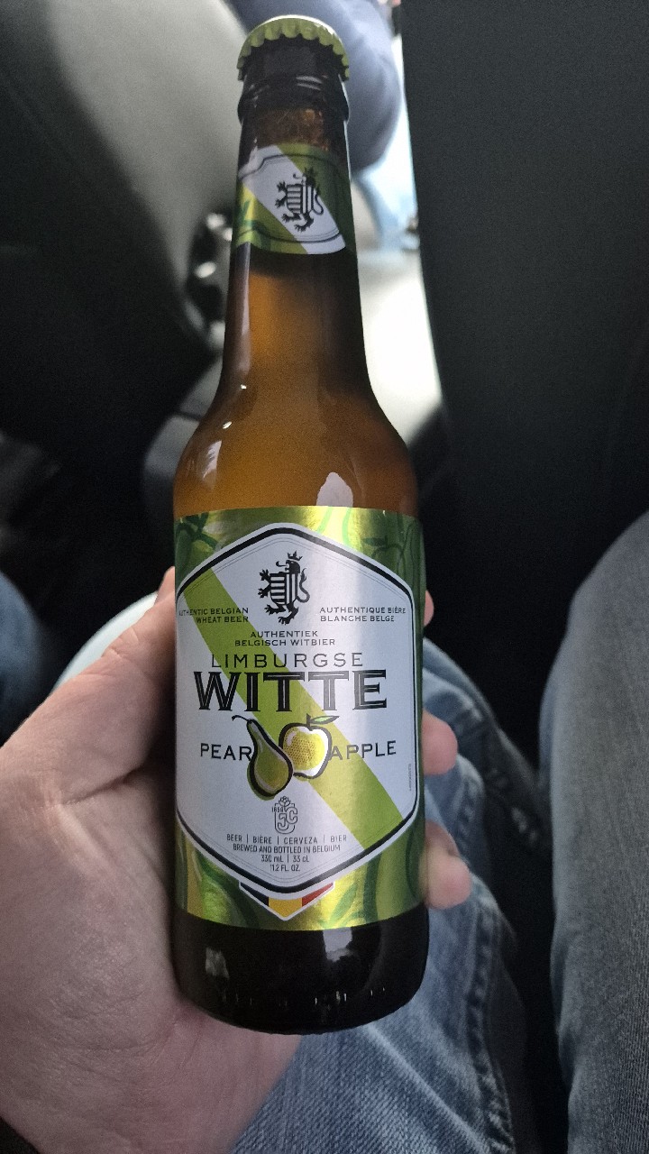 Limburgse Witte Pear Apple, Belgium