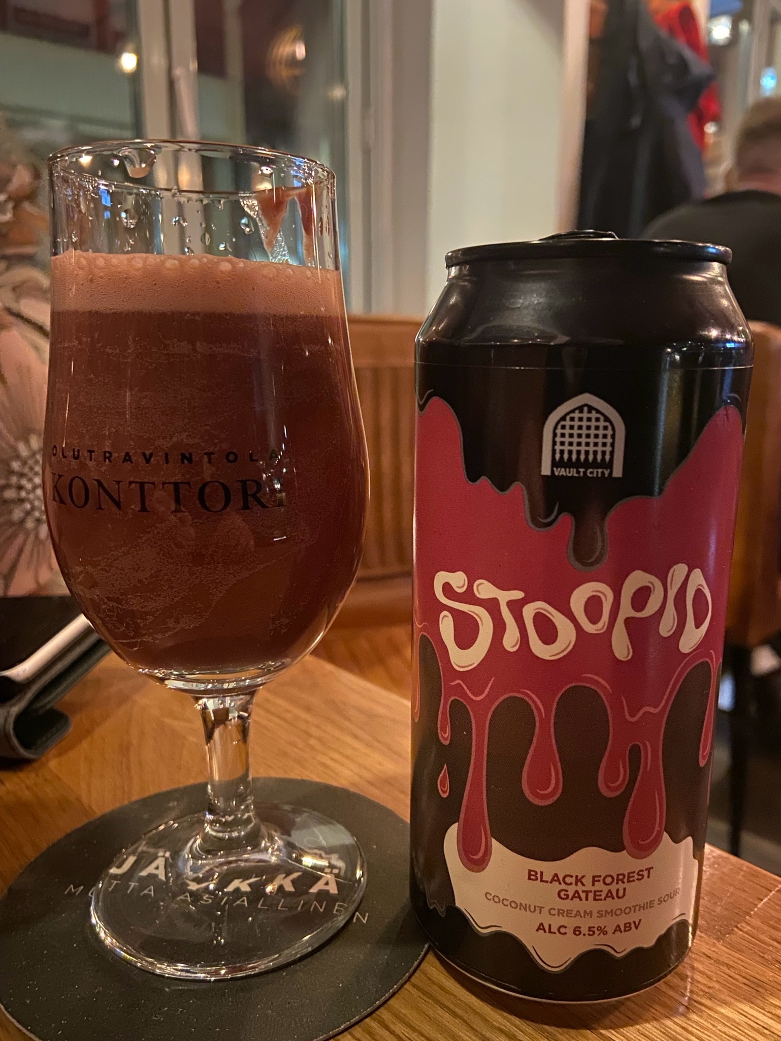 Stoopid: Black Forest Gateau, Scotland