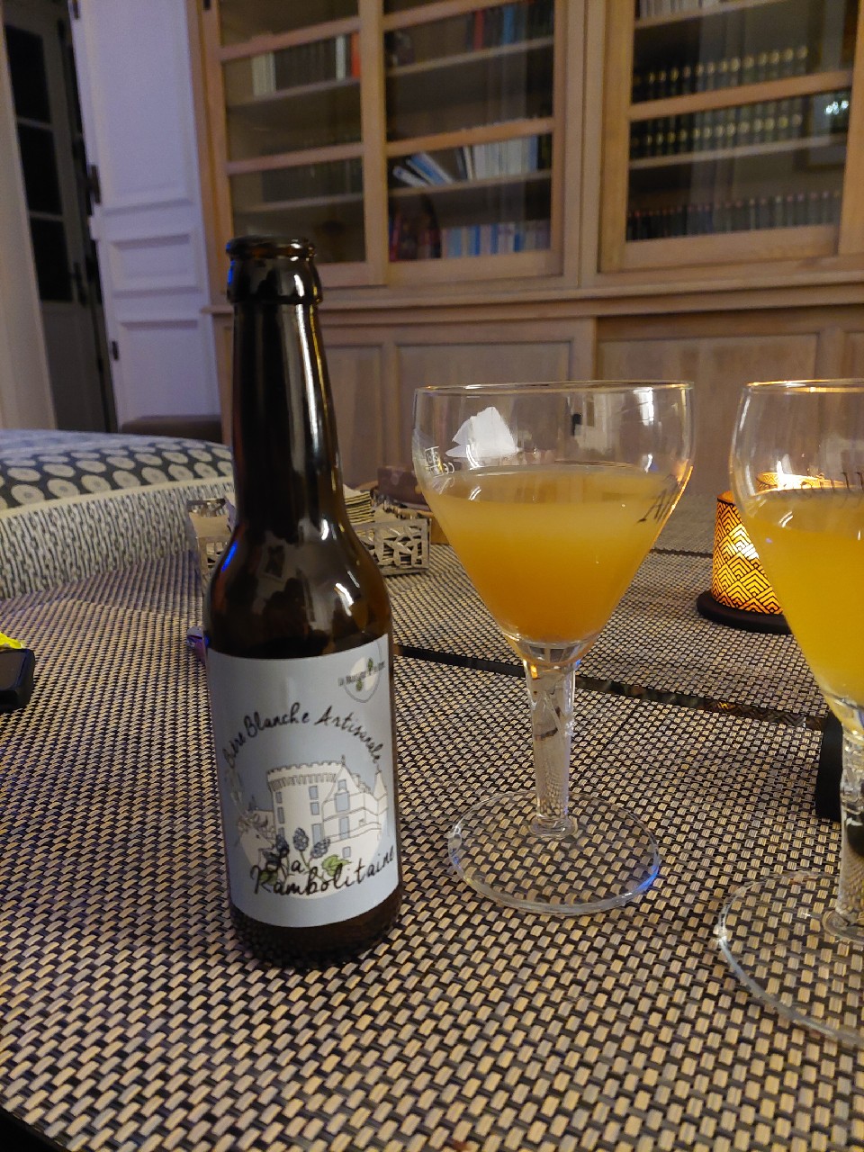 La Rambolitaine Blanche, Brasserie De La Reine [Closed]