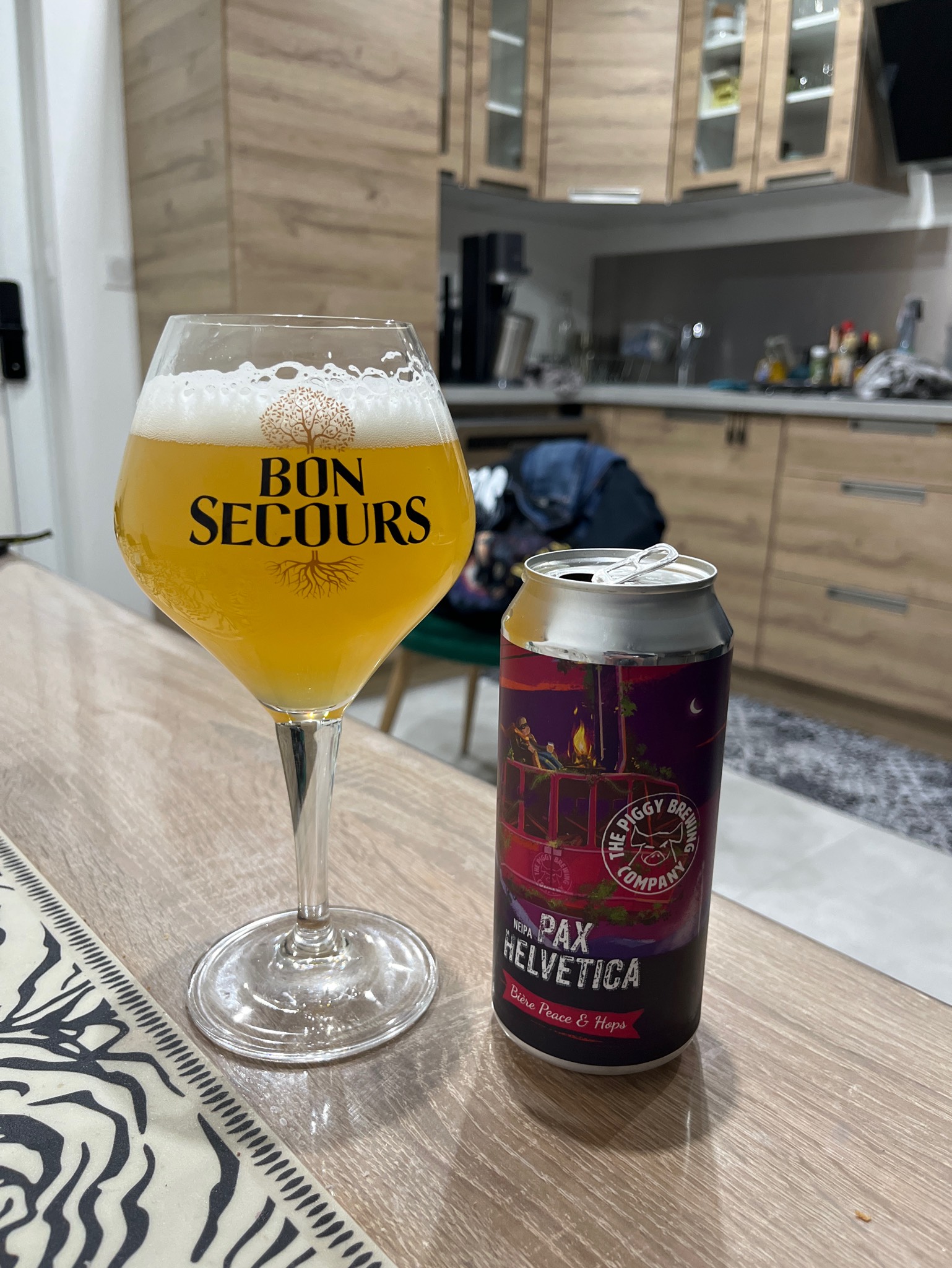 Pax Helvetica, France