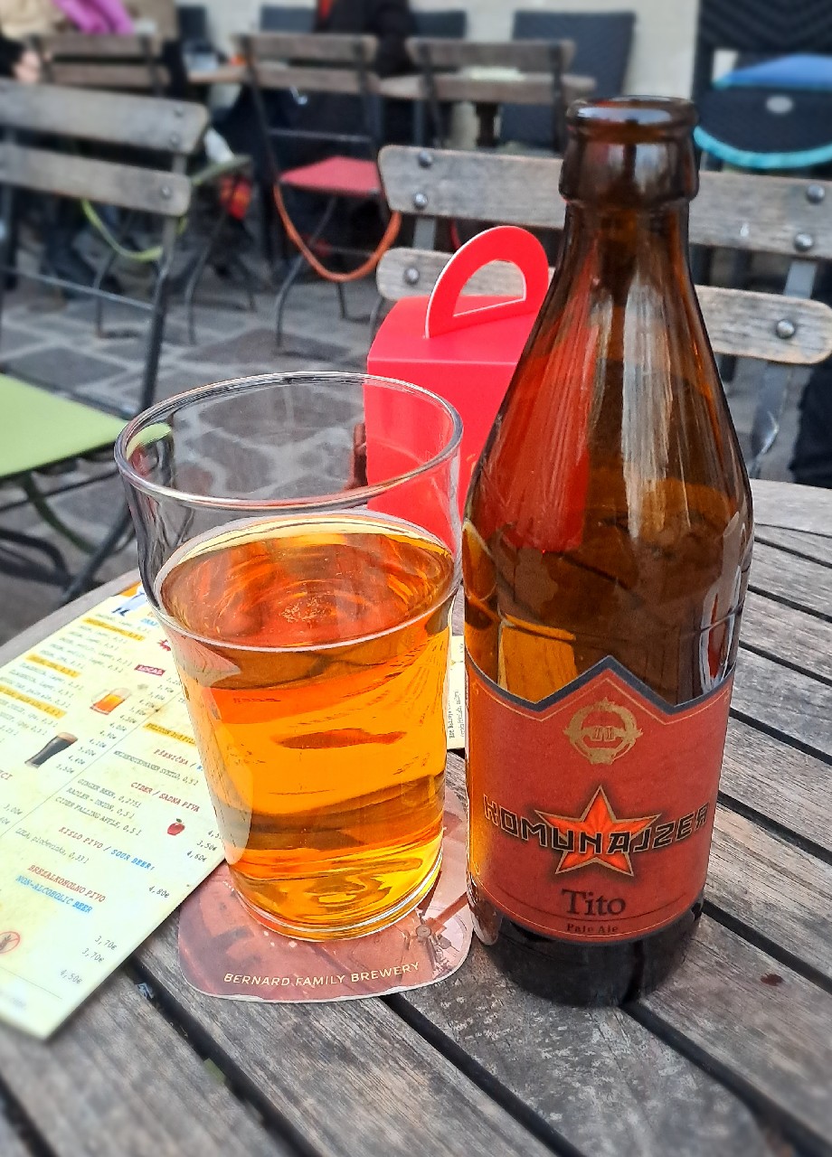 Tito Pale Ale, Komunajzer