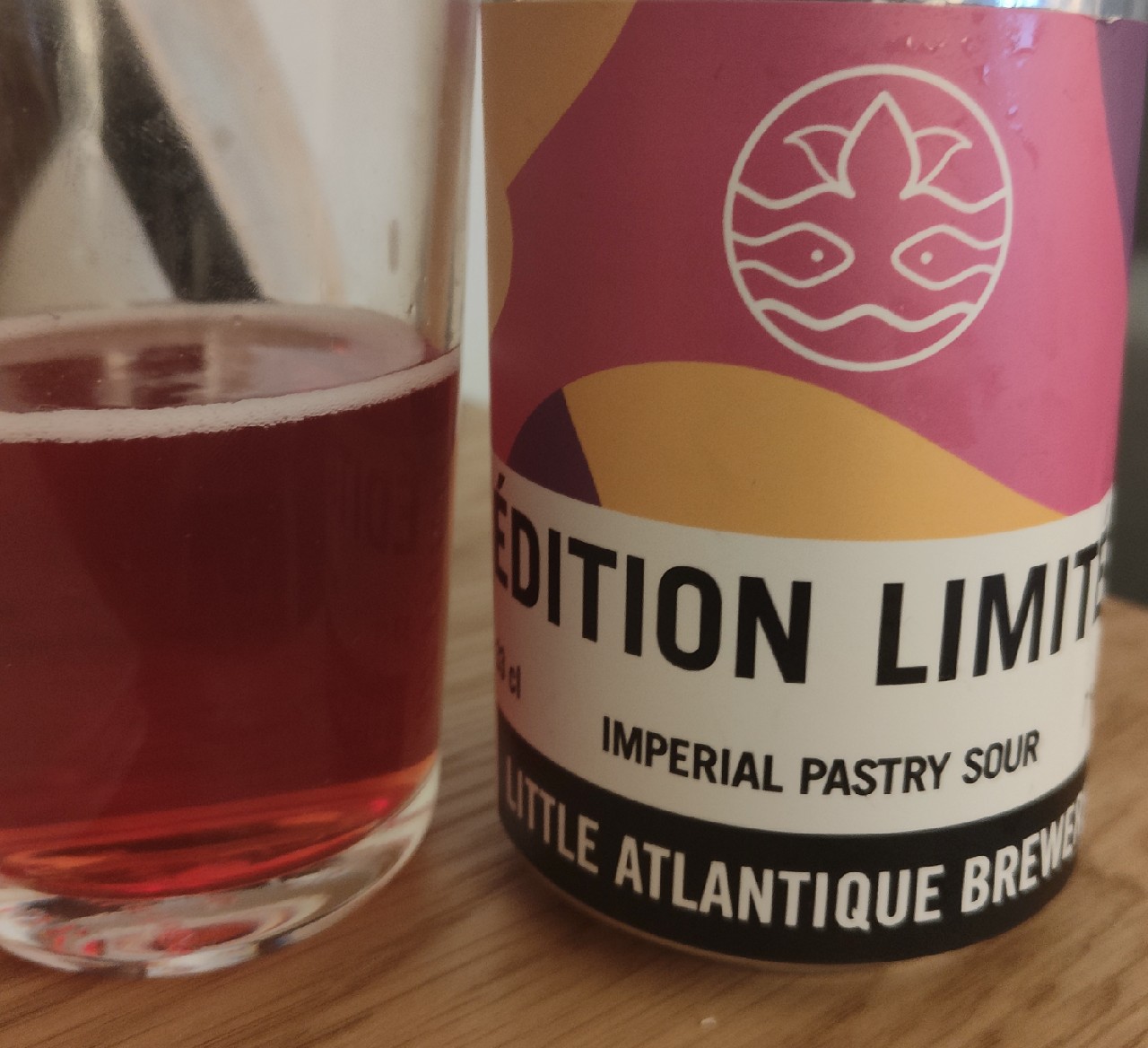 Imperial pastry sour - framboise cassis vanille, France