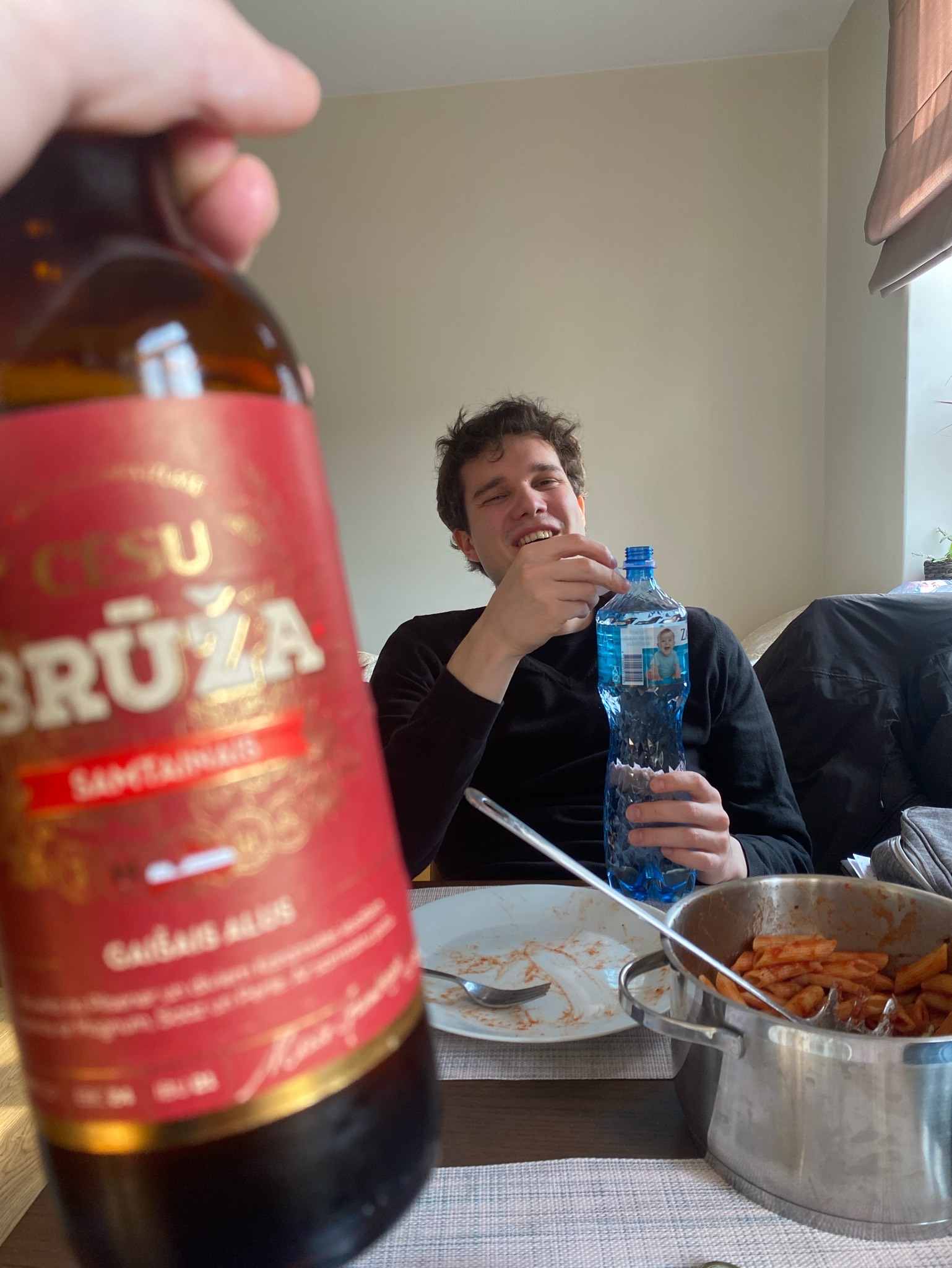 Brūža Samtainais, Latvia