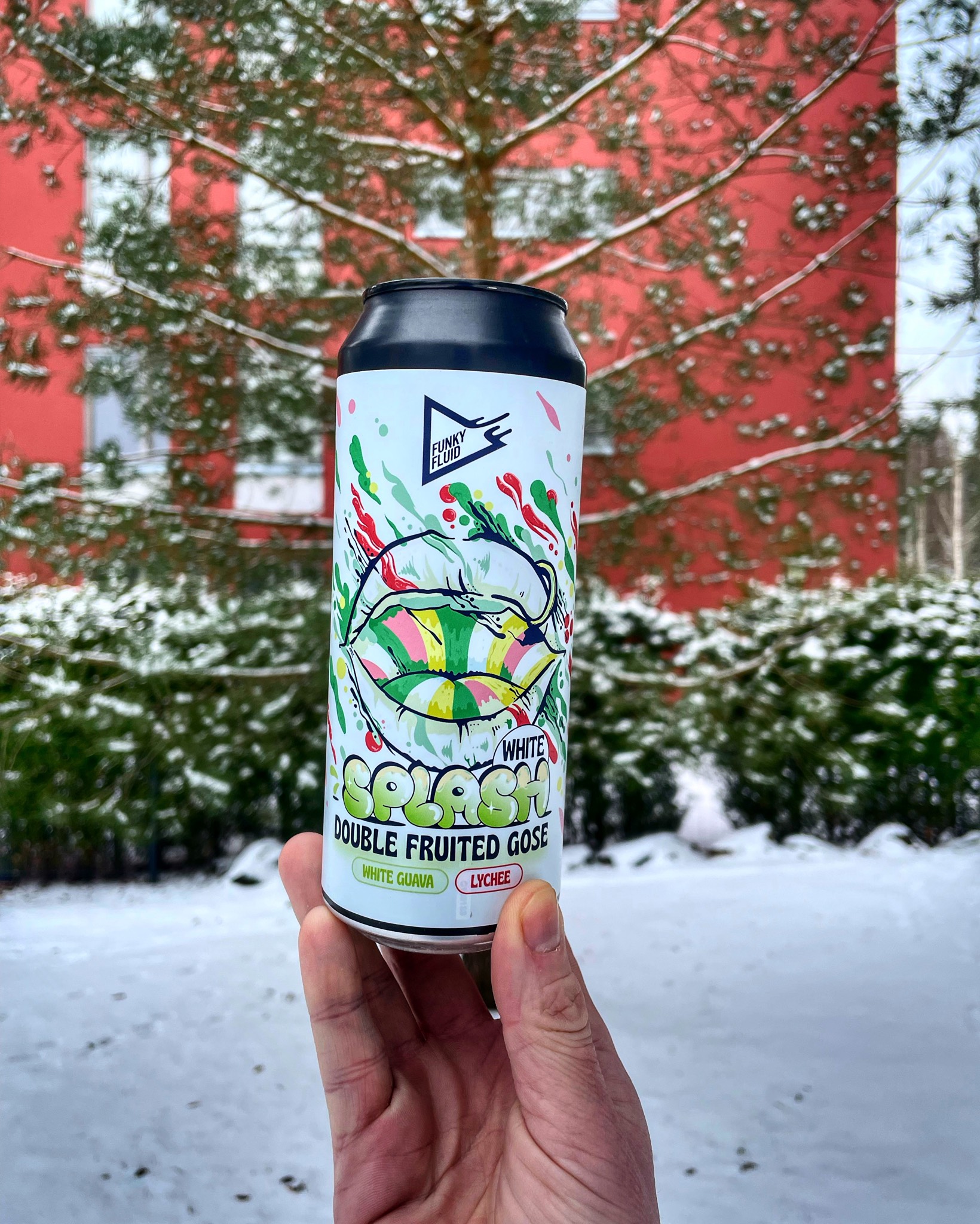 Splash: White, Poland