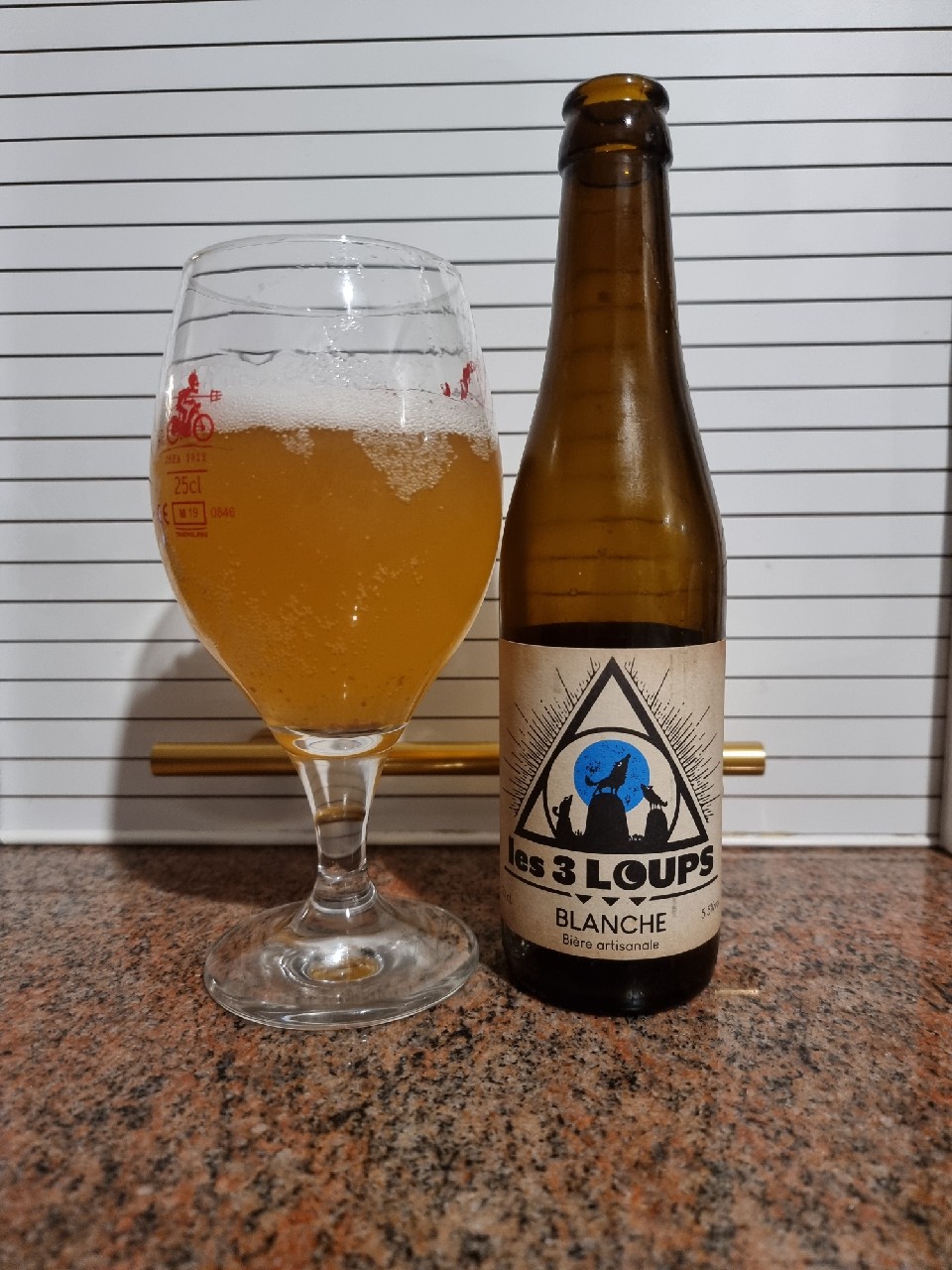 Les 3 Loups Blanche, France