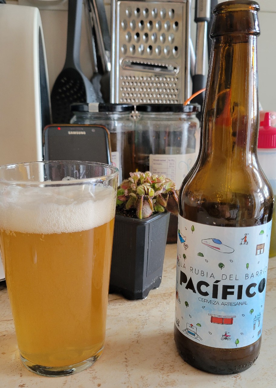 la rubia del barrio Pacifico, Spain