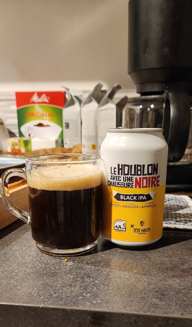 Le Houblon Avec Une Chaussure Noire, France