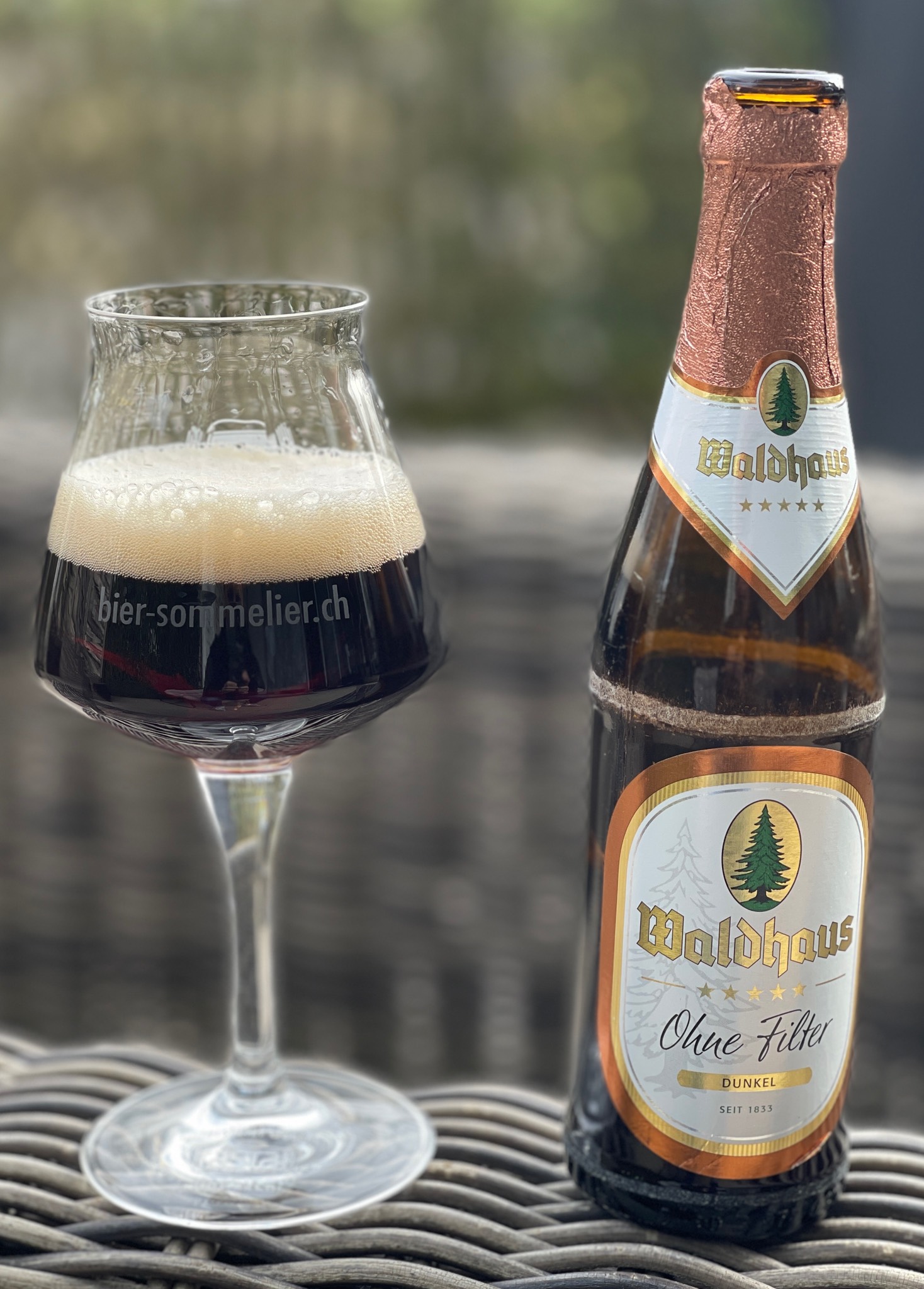 Ohne Filter Dunkel, Germany