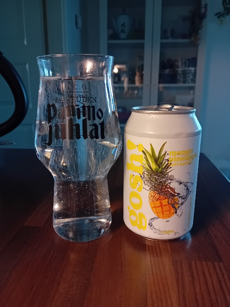 Gosh Mango Pineapple Soft Seltzer, Finland