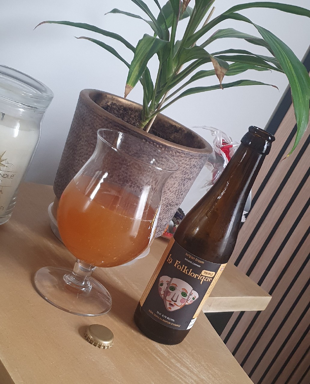 La folklorique triple, Belgium