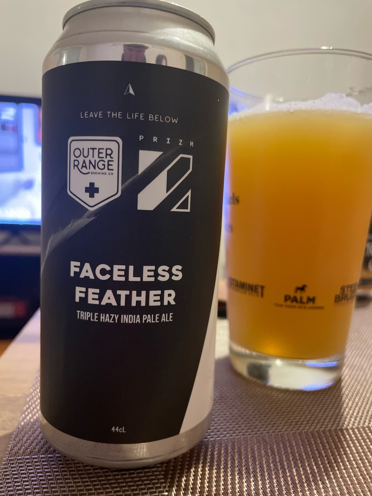 Faceless Feather, France