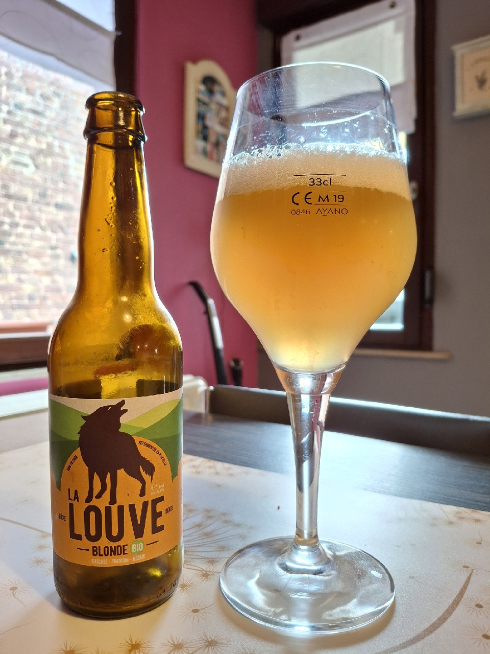 La Louve Blonde, La Ferme Des Loups