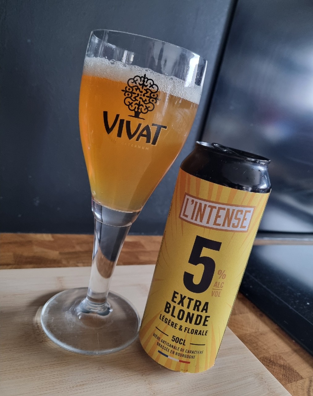 L'Intense Blonde, France