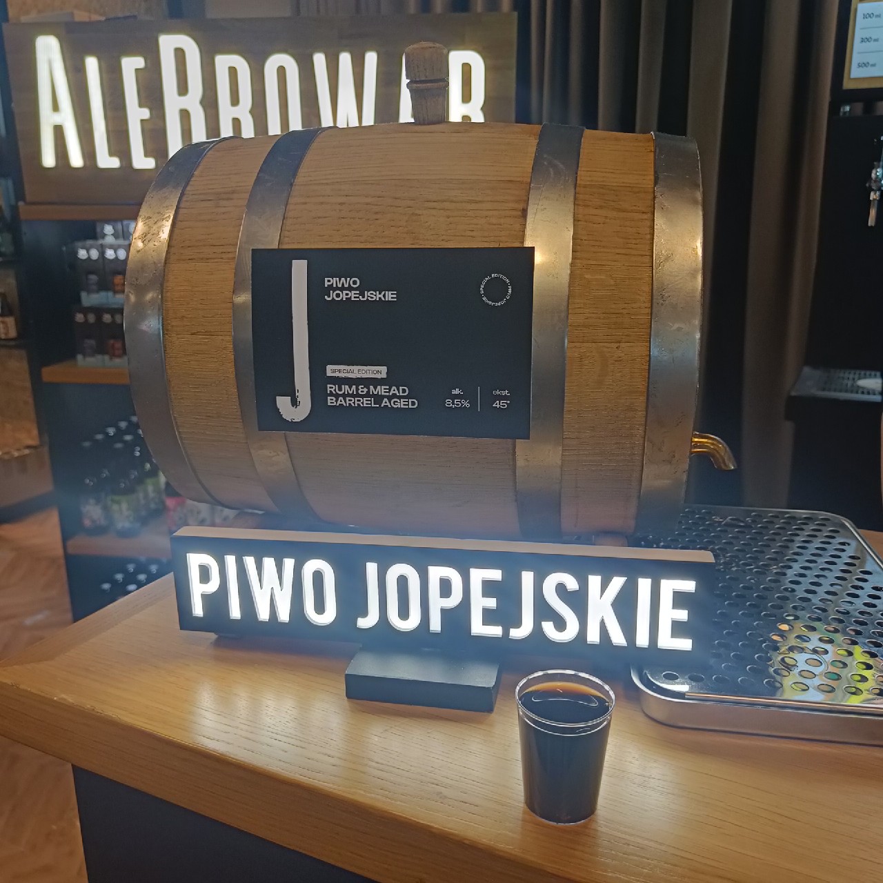 Piwo Jopejskie Rum & Mead Barrel Aged, Poland