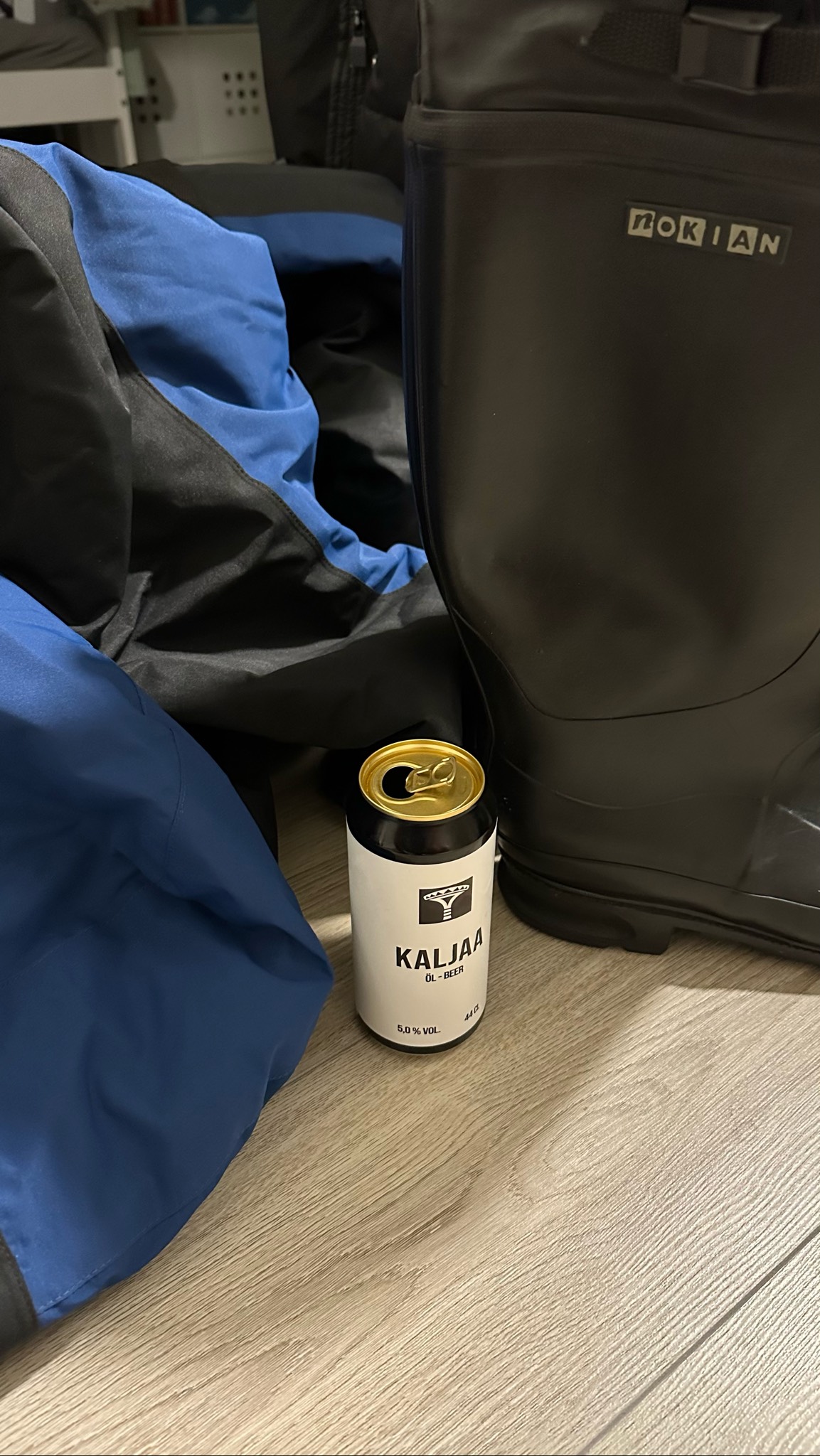 Varusteleka Kaljaa, Finland