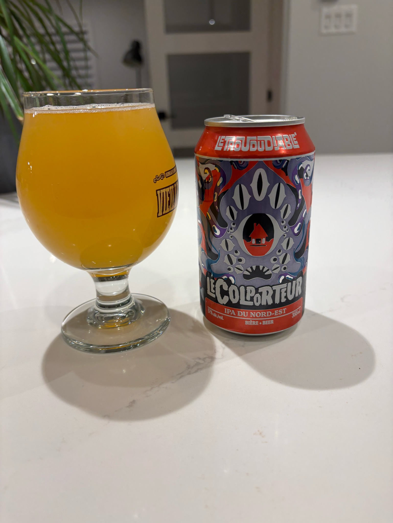 Le Colporteur, Canada