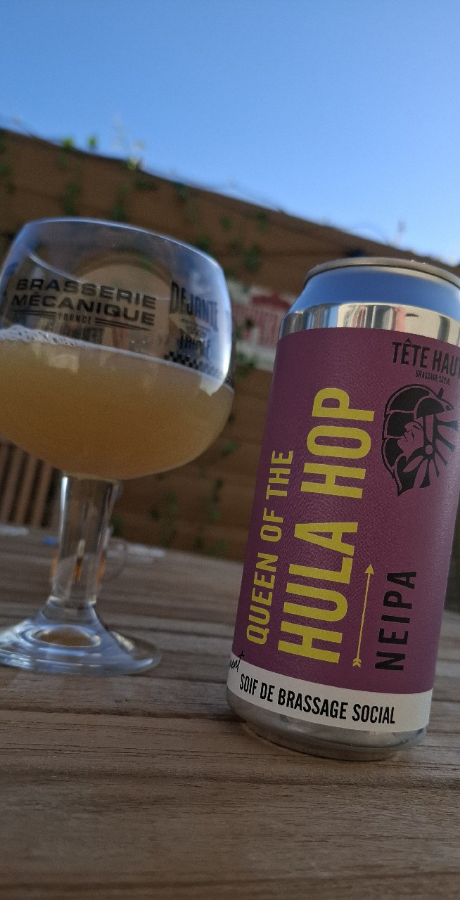 Queen Of The Hula Hop, France