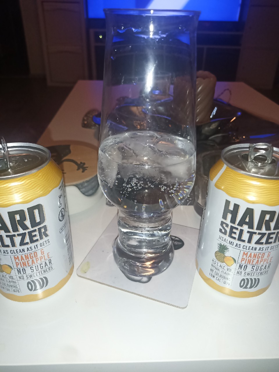 Hard Seltzer Mango & Pineapple, Finland