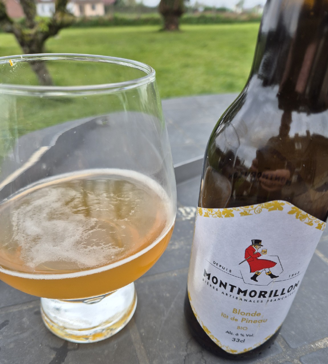 Montmorillon Blonde Fût De Pineau, France
