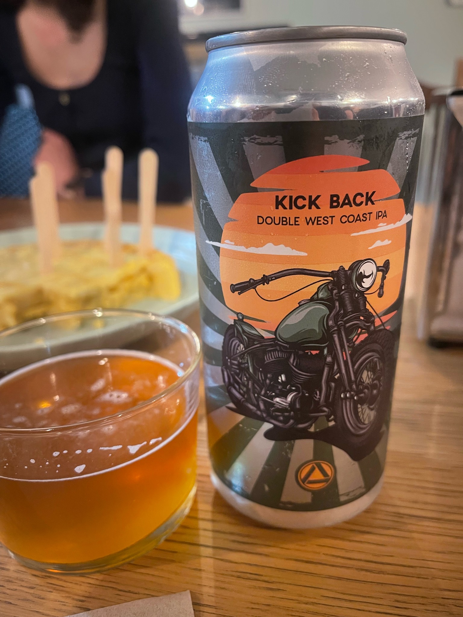 Kick back, Spain