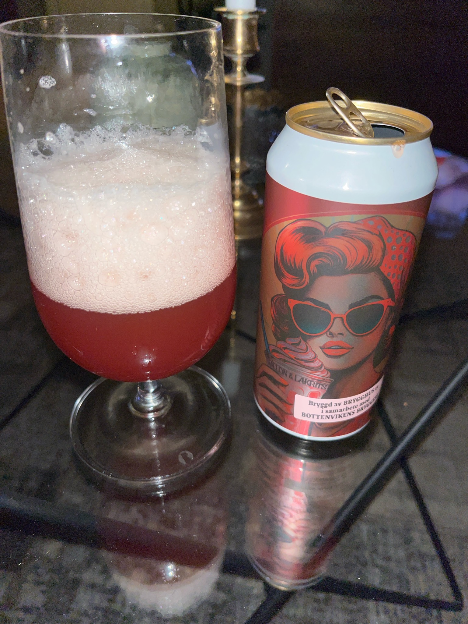 Hallon Lakrits, Sweden