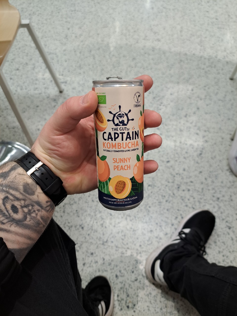 Captain Kombucha Sunny Peach, Captain Kombucha (Asteriscos e Reticências, S.A.)