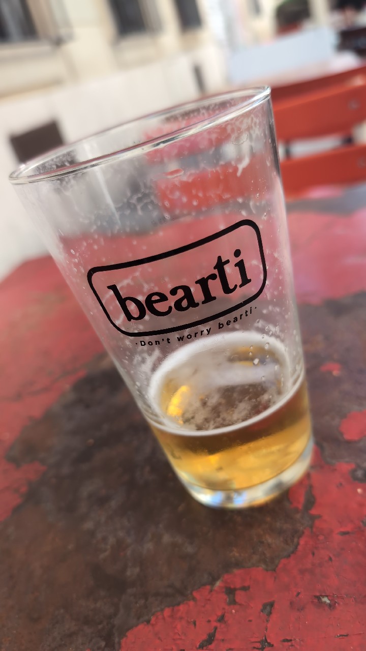 Bearti Blonde, France