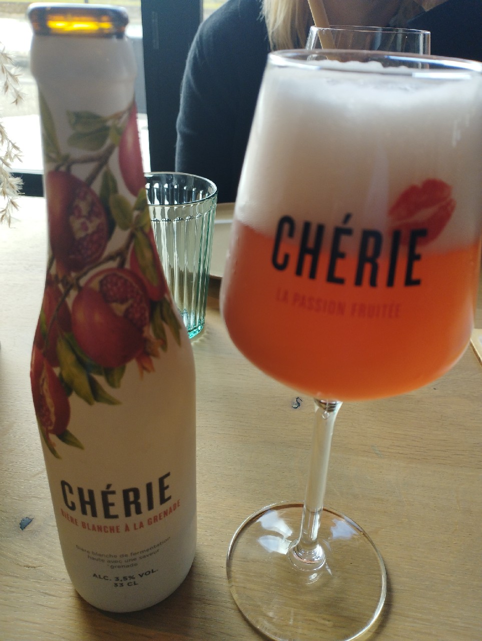 Chérie blanche grenade, Belgium