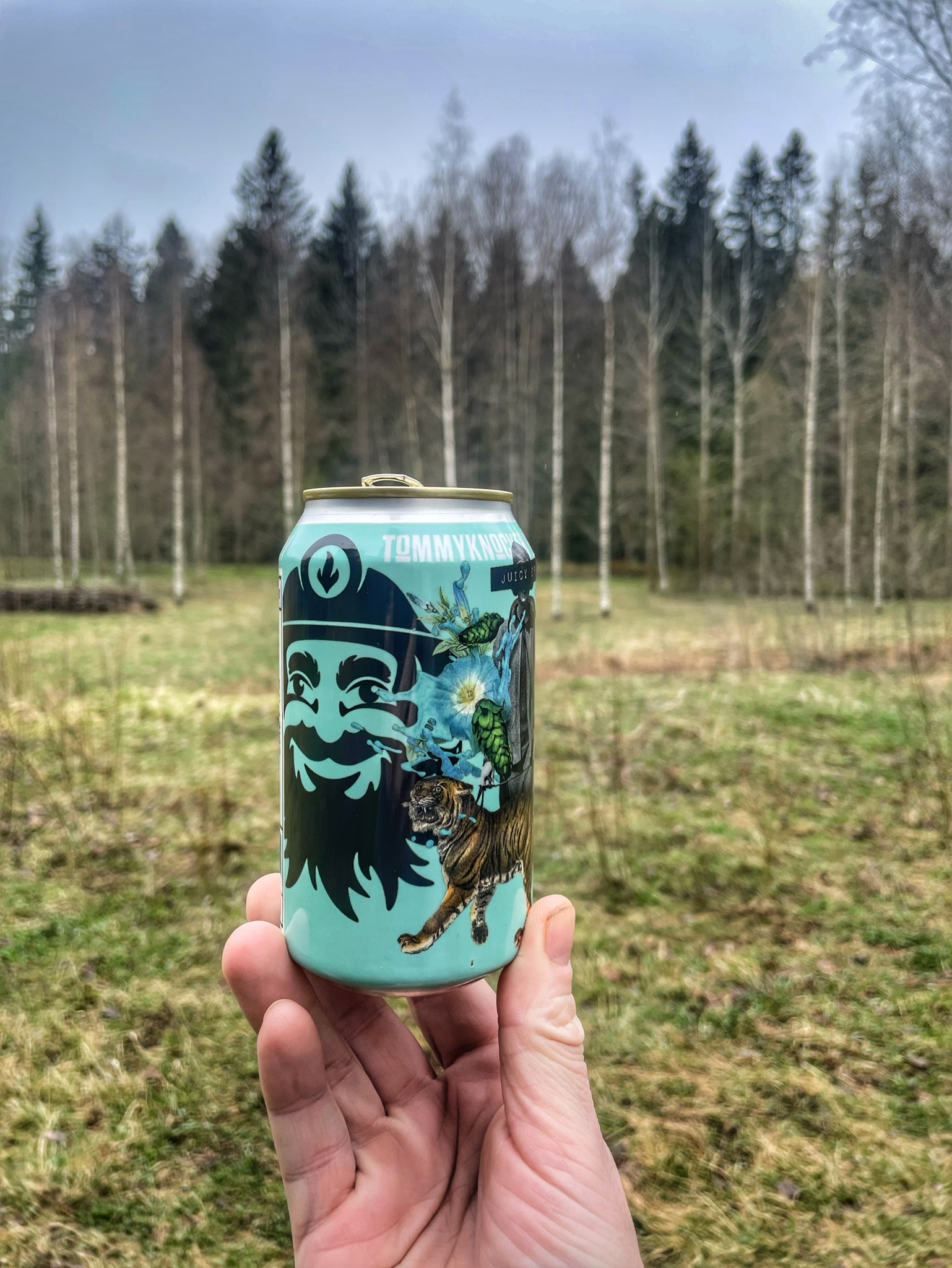 Off Leash Juicy IPA, Tommyknocker Brewery