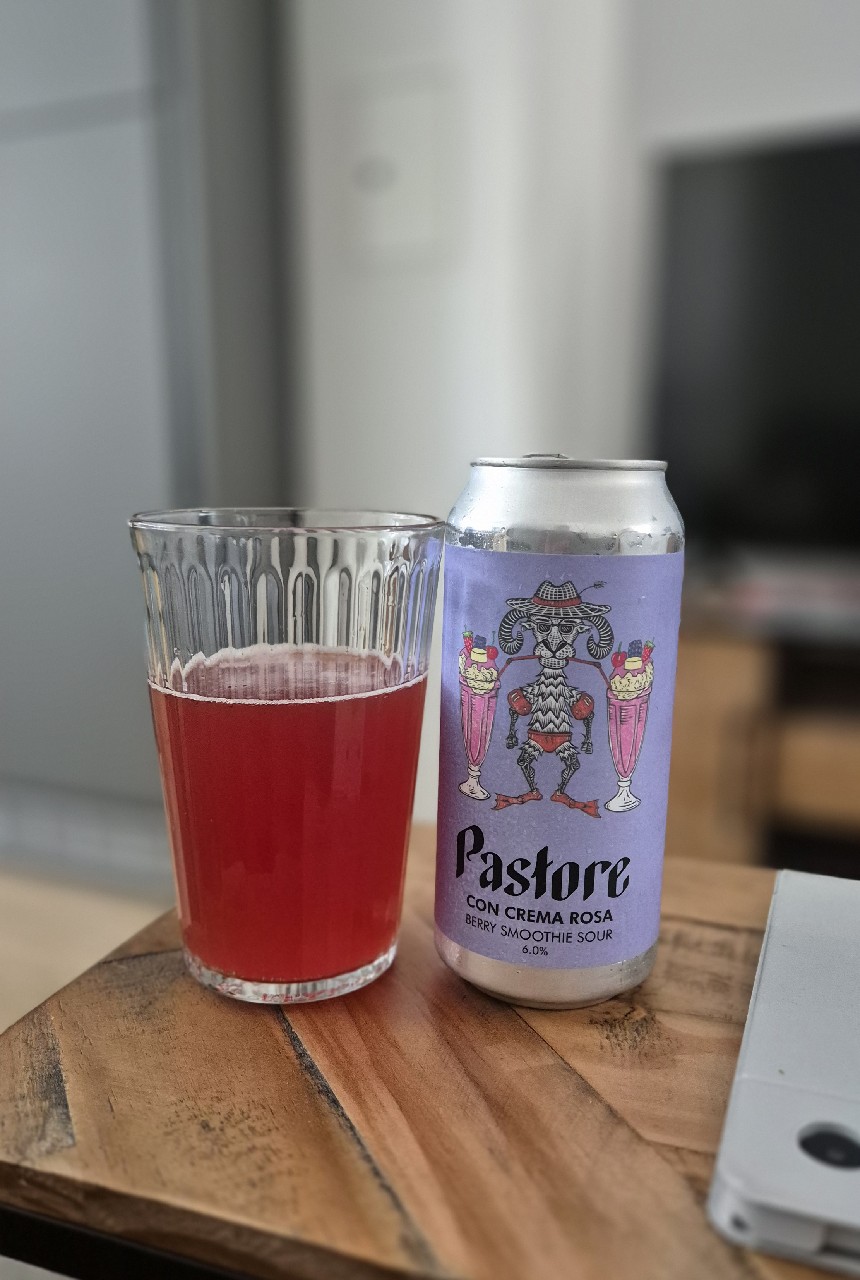 con crema rosa, England