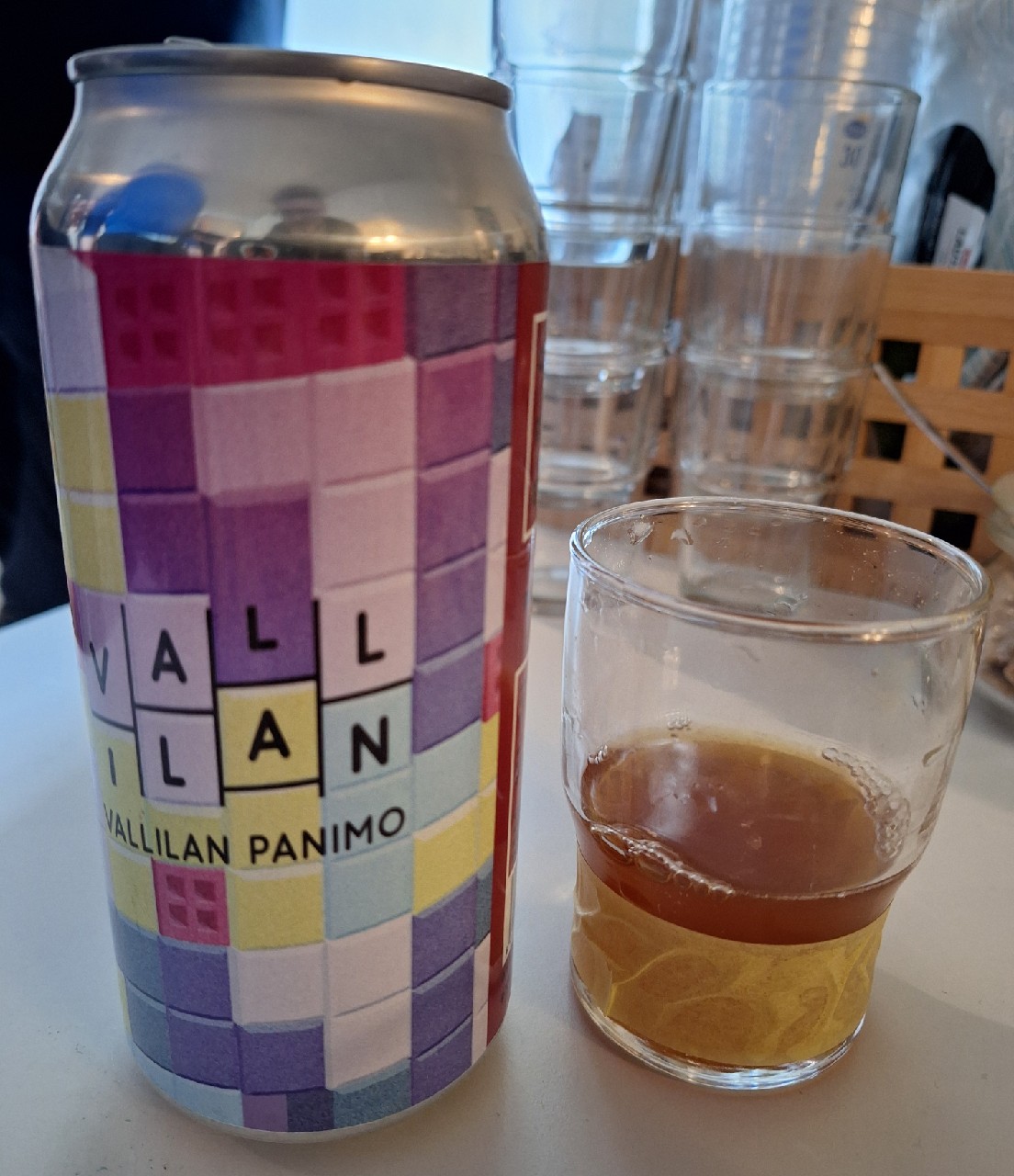 Punainen Tiili, Finland