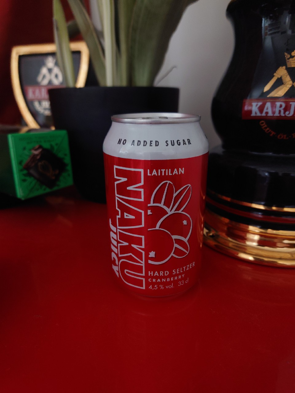 Naku Juicy Hard Seltzer Cranberry, Finland