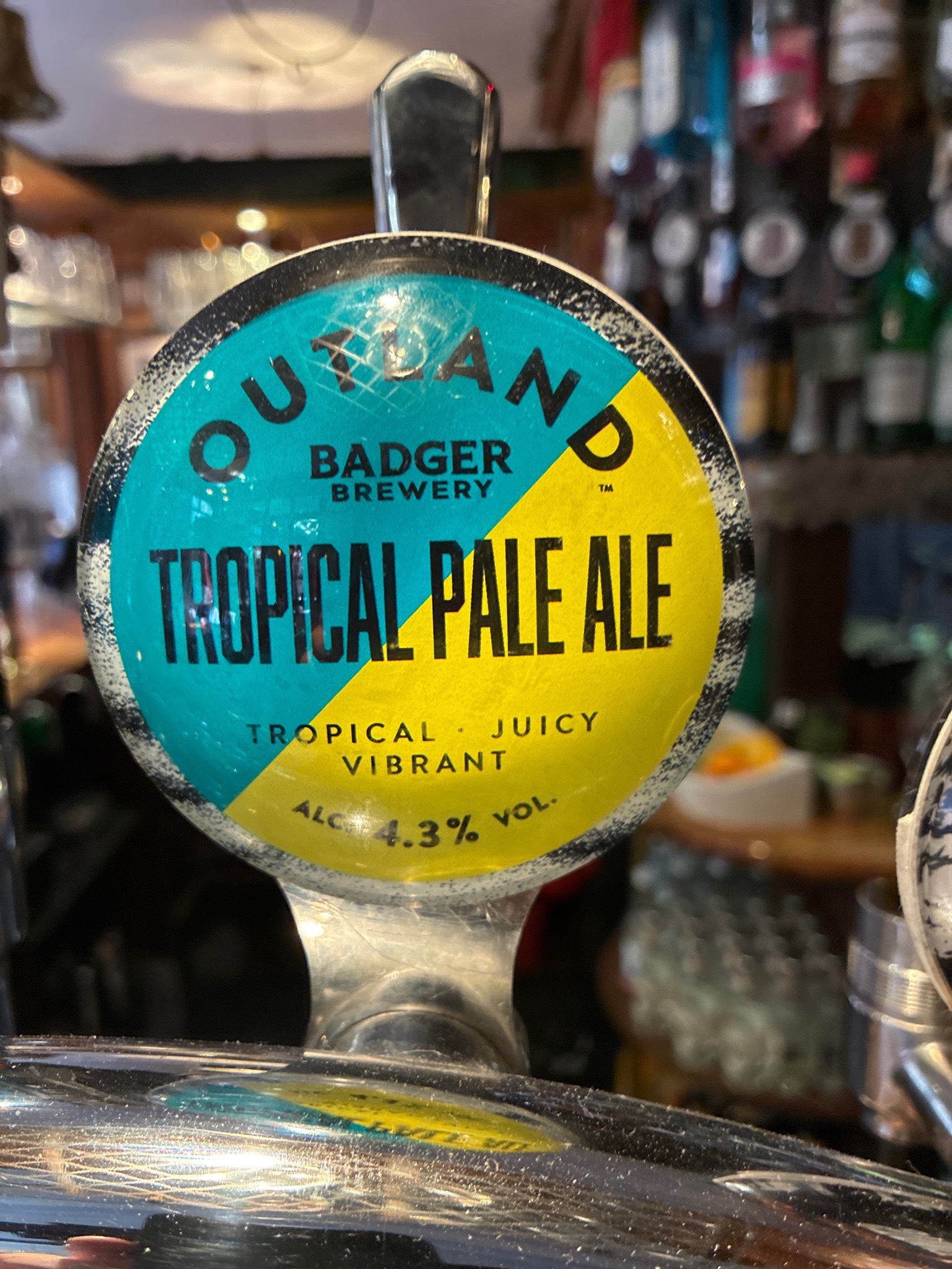 Outland Tropical Pale Ale, England