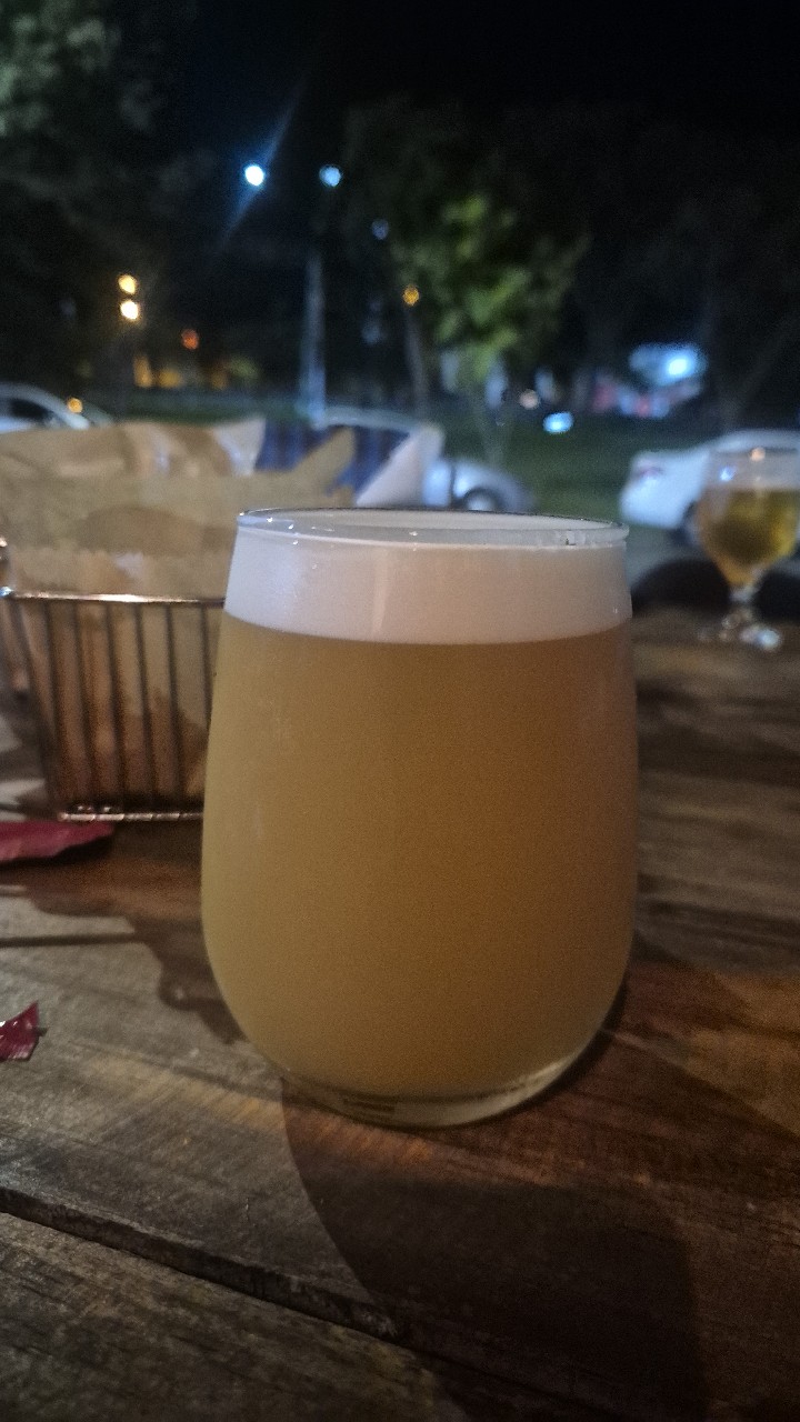 Nâo sou A Nanda, Mas Ainda Estou Aqui, Tesla Cervejaria