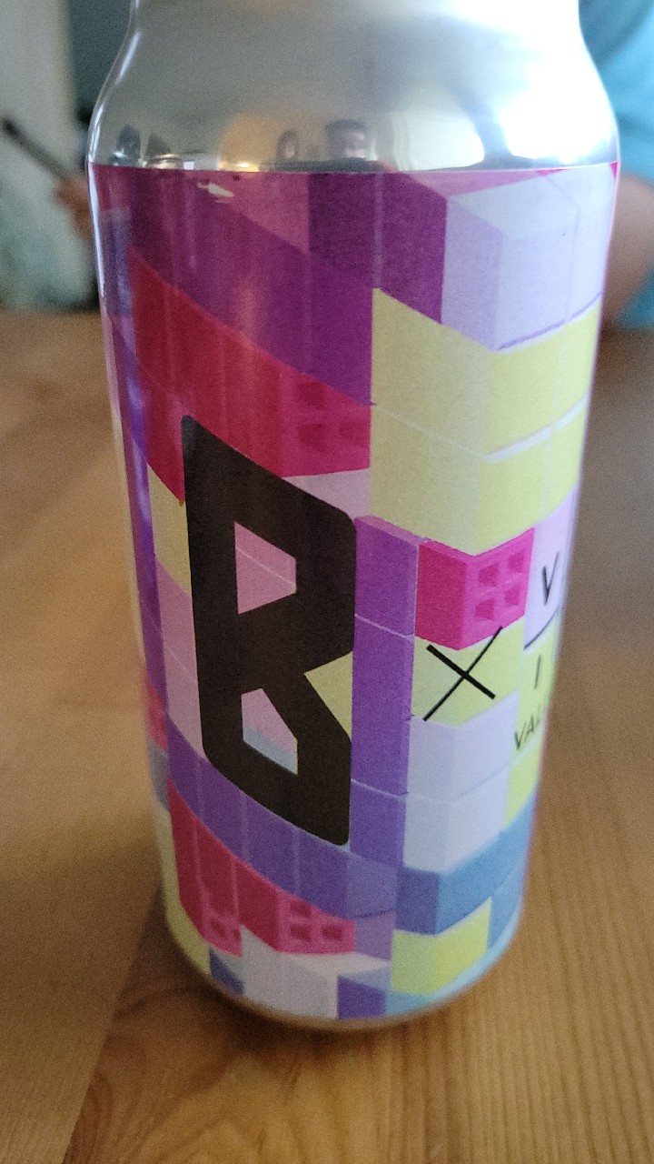 Punainen Tiili, Finland