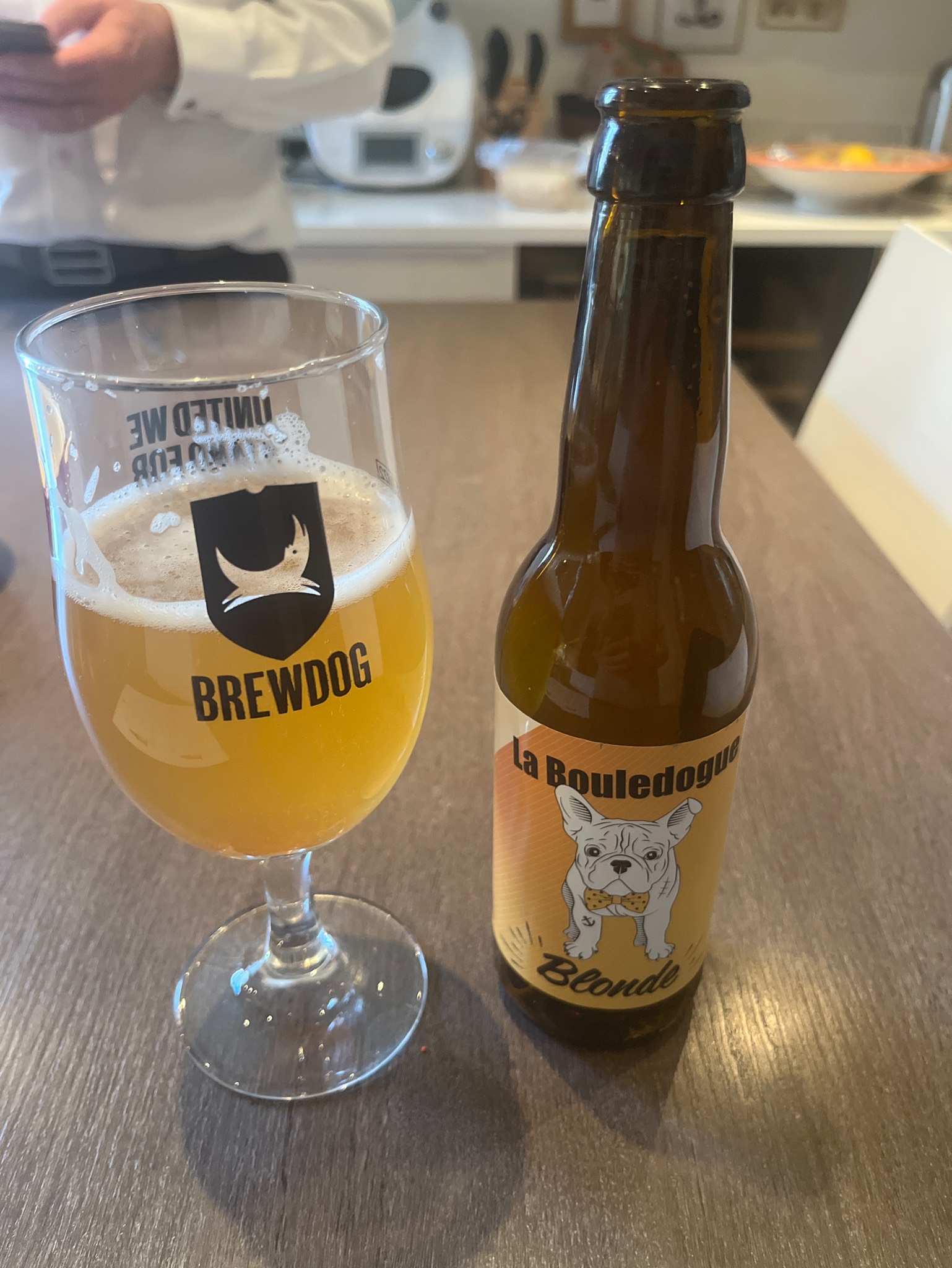 La Bouledogue Blonde, France