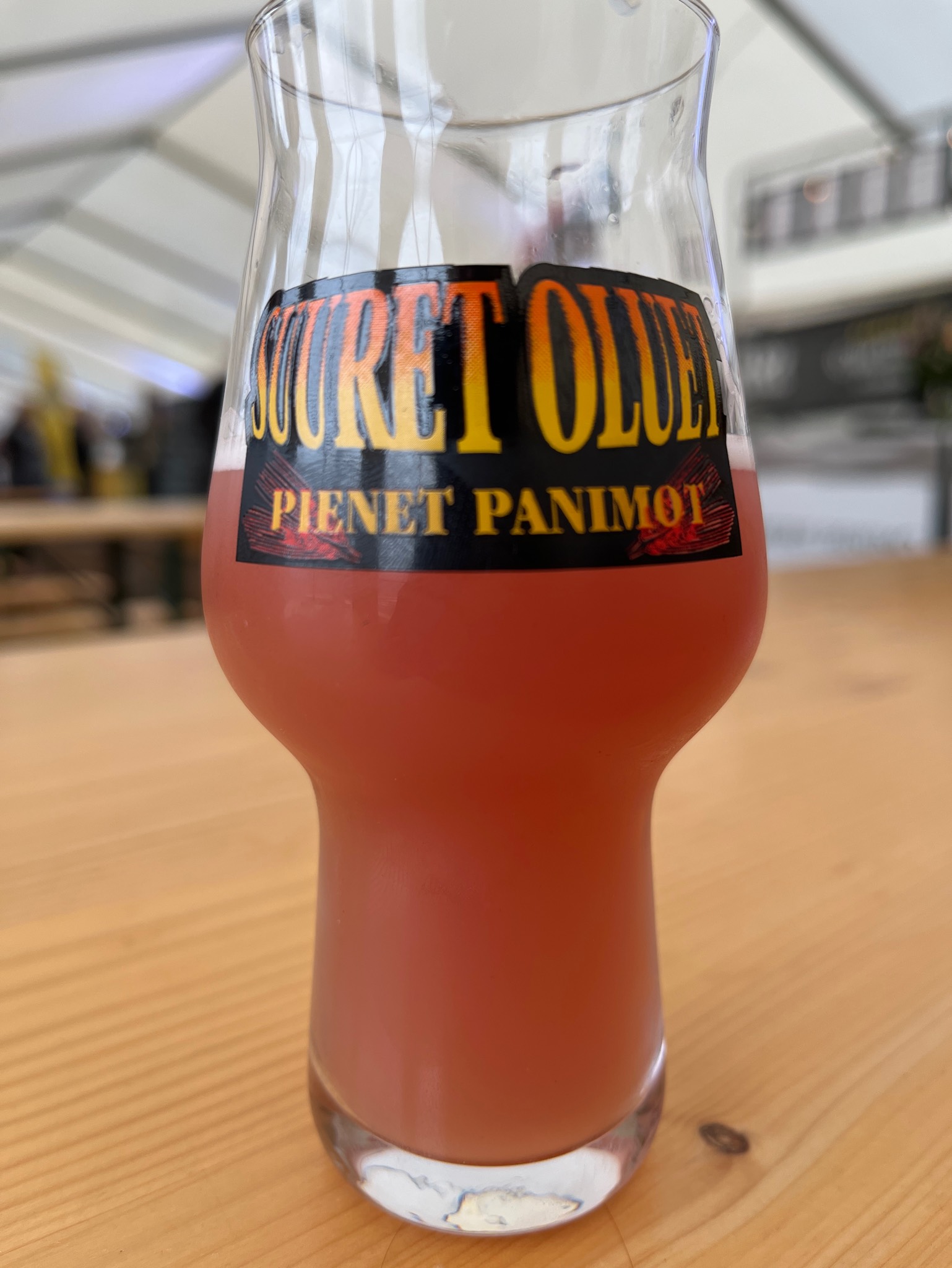 Keisarinna One-Off Kuningatar Sour, Finland