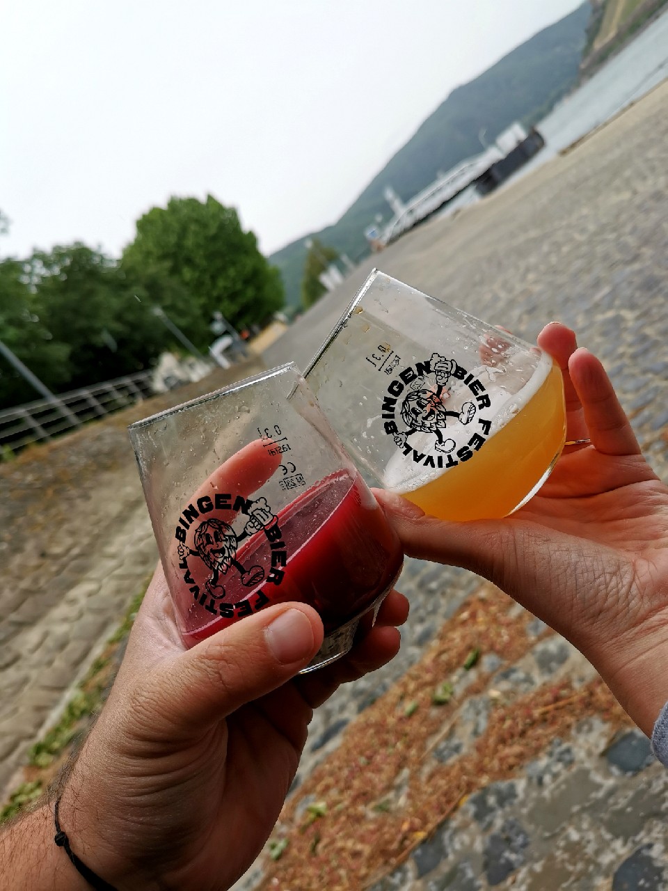 Too Many Cooks, Romania