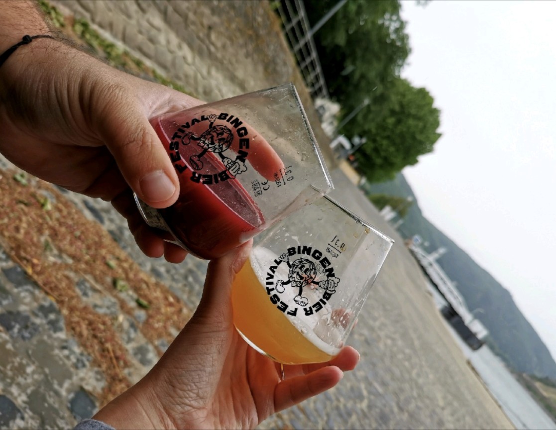 Too Many Cooks, Romania