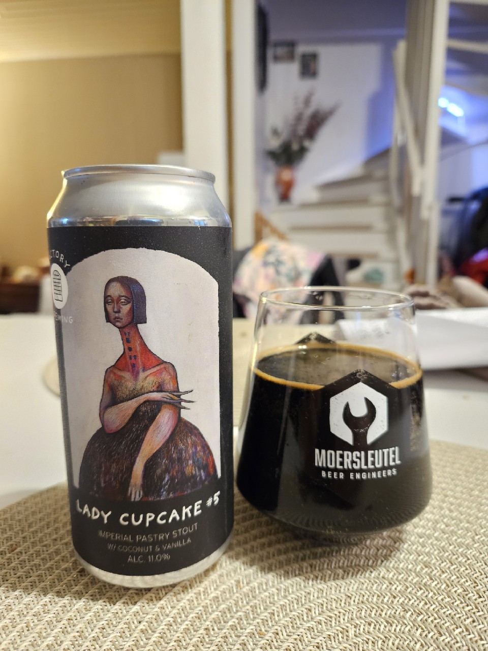 Lady Cupcake #5 (Coconut & Vanilla), Finland