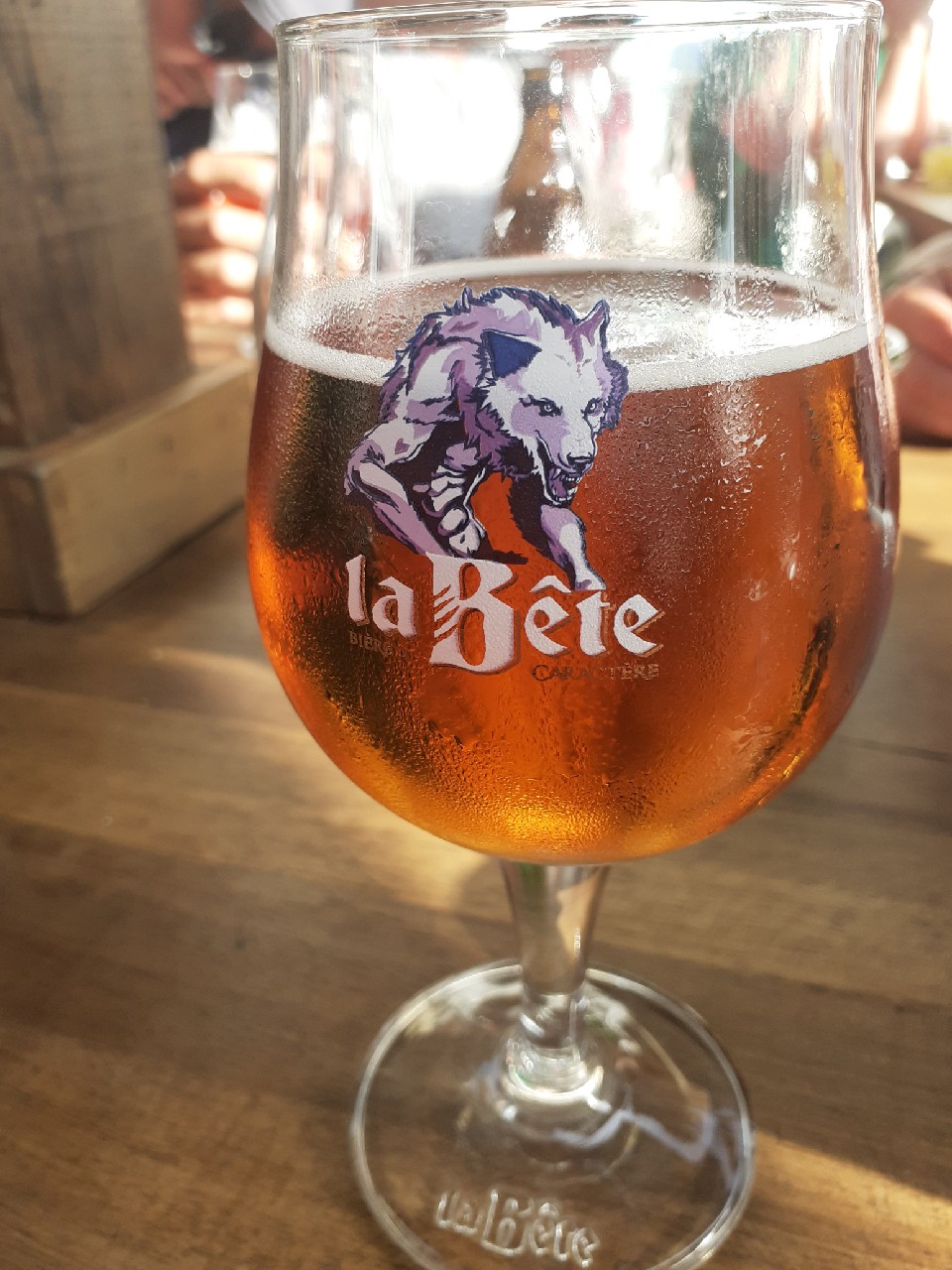 La Bête Ambrée, France