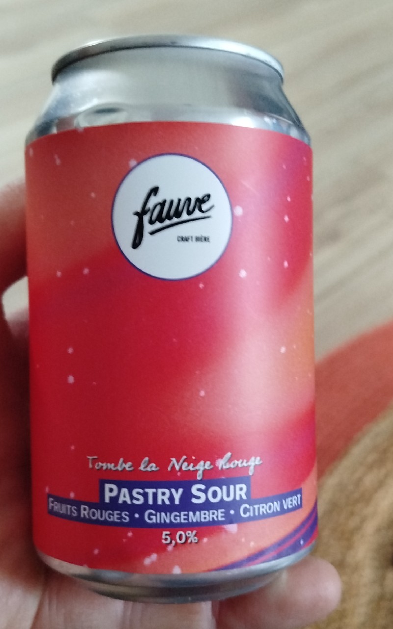 Tombe La Neige Rouge, France