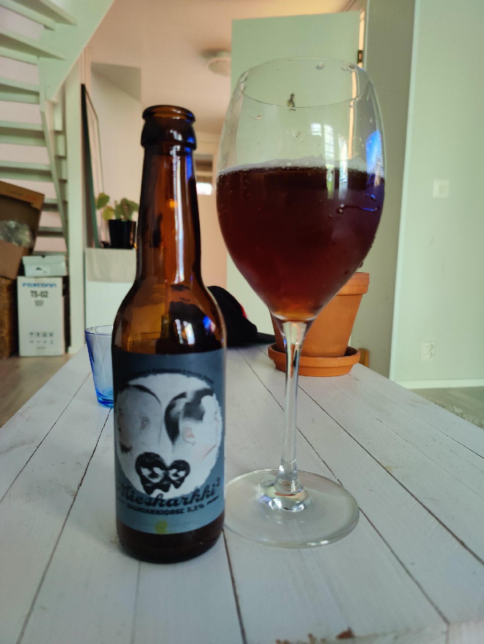 Mieskarkki 2, Finland