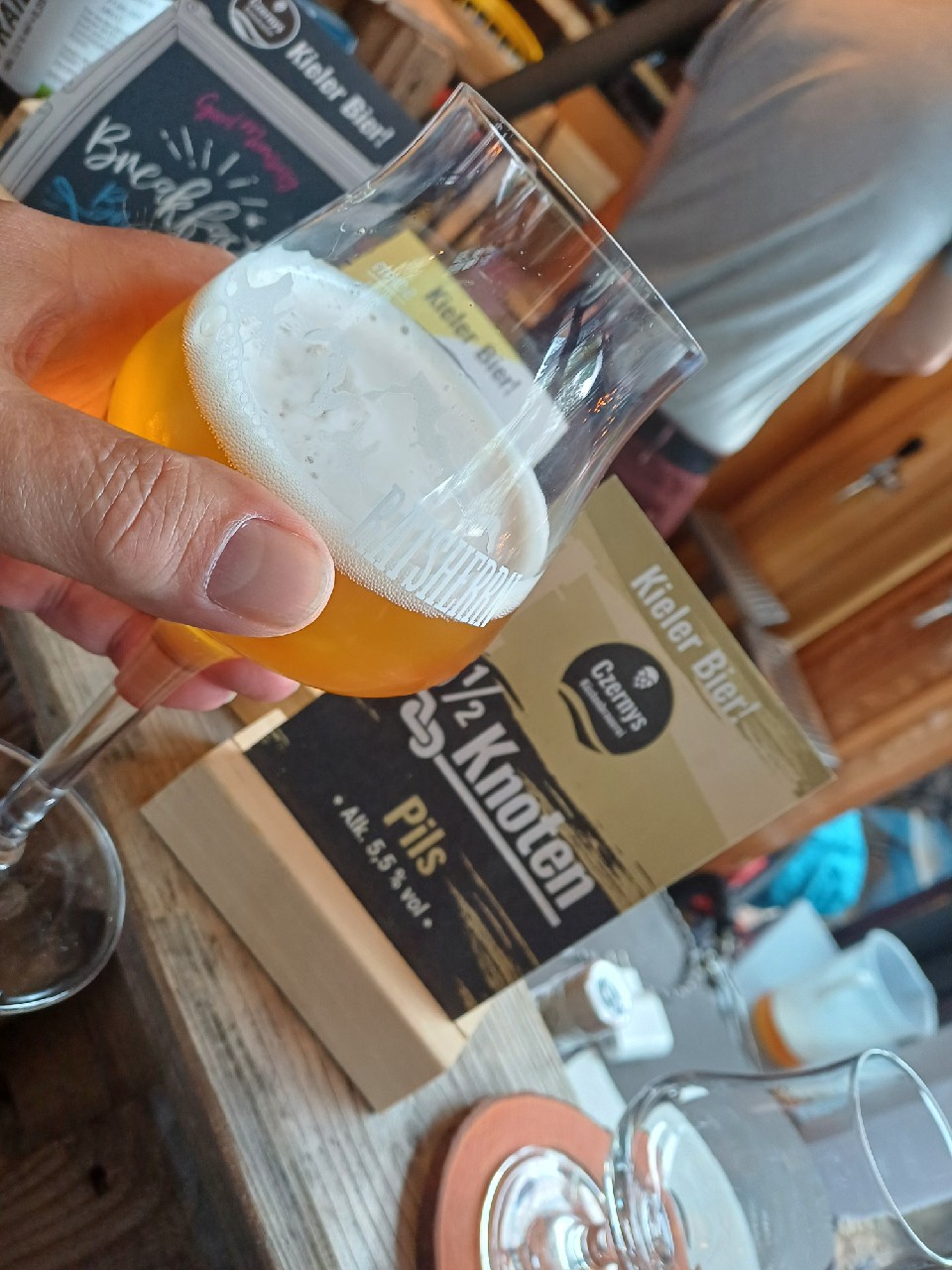 5½ Knoten Pils, Czernys Küstenbrauerei