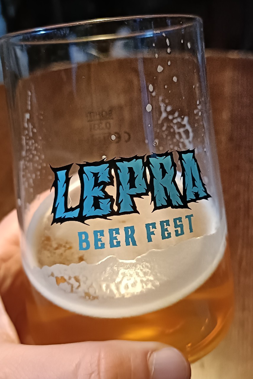 Broad Daylight, France