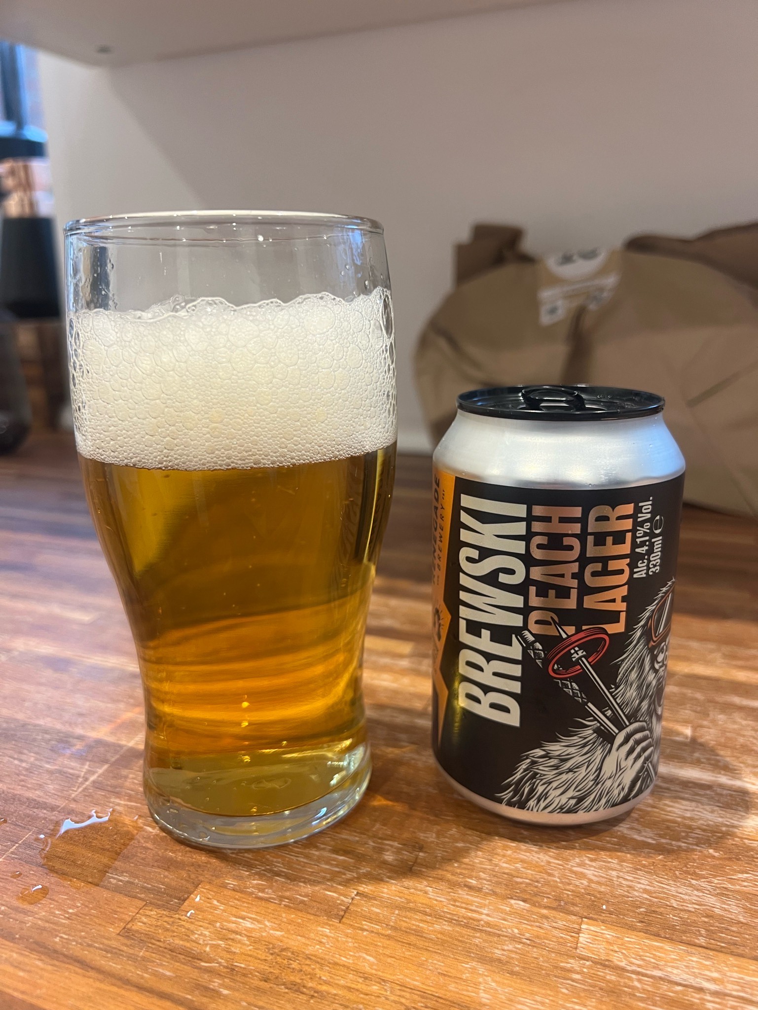 Brewski Peach Lager, England
