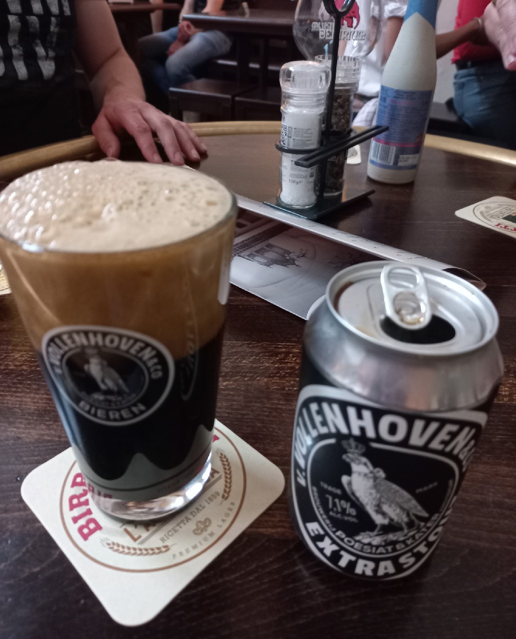 V. Vollenhoven & Co Extra Stout, Brouwerij Poesiat & Kater