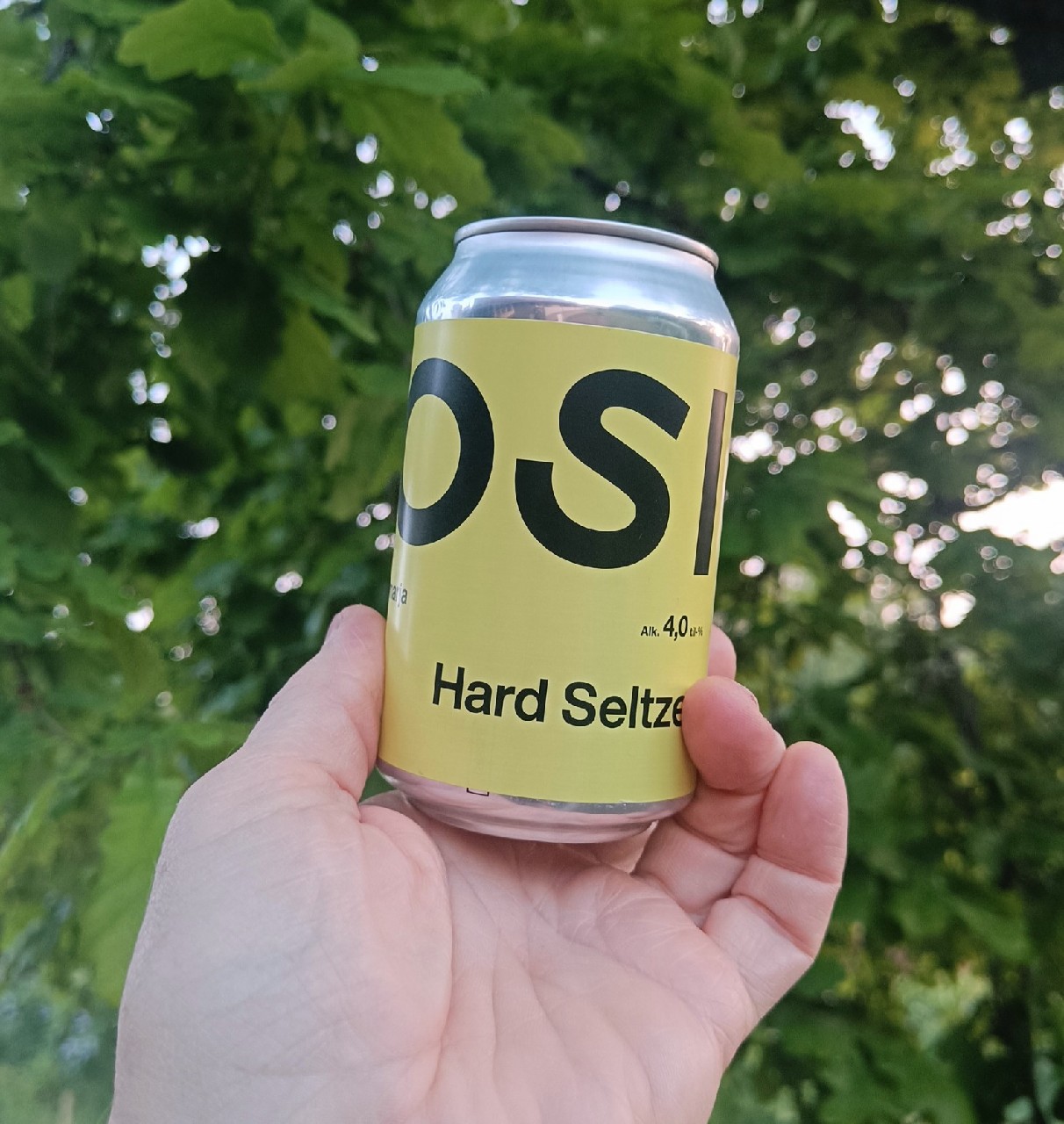 Tosi Hard Seltzer: Sitruuna + Katajanmarja, Finland