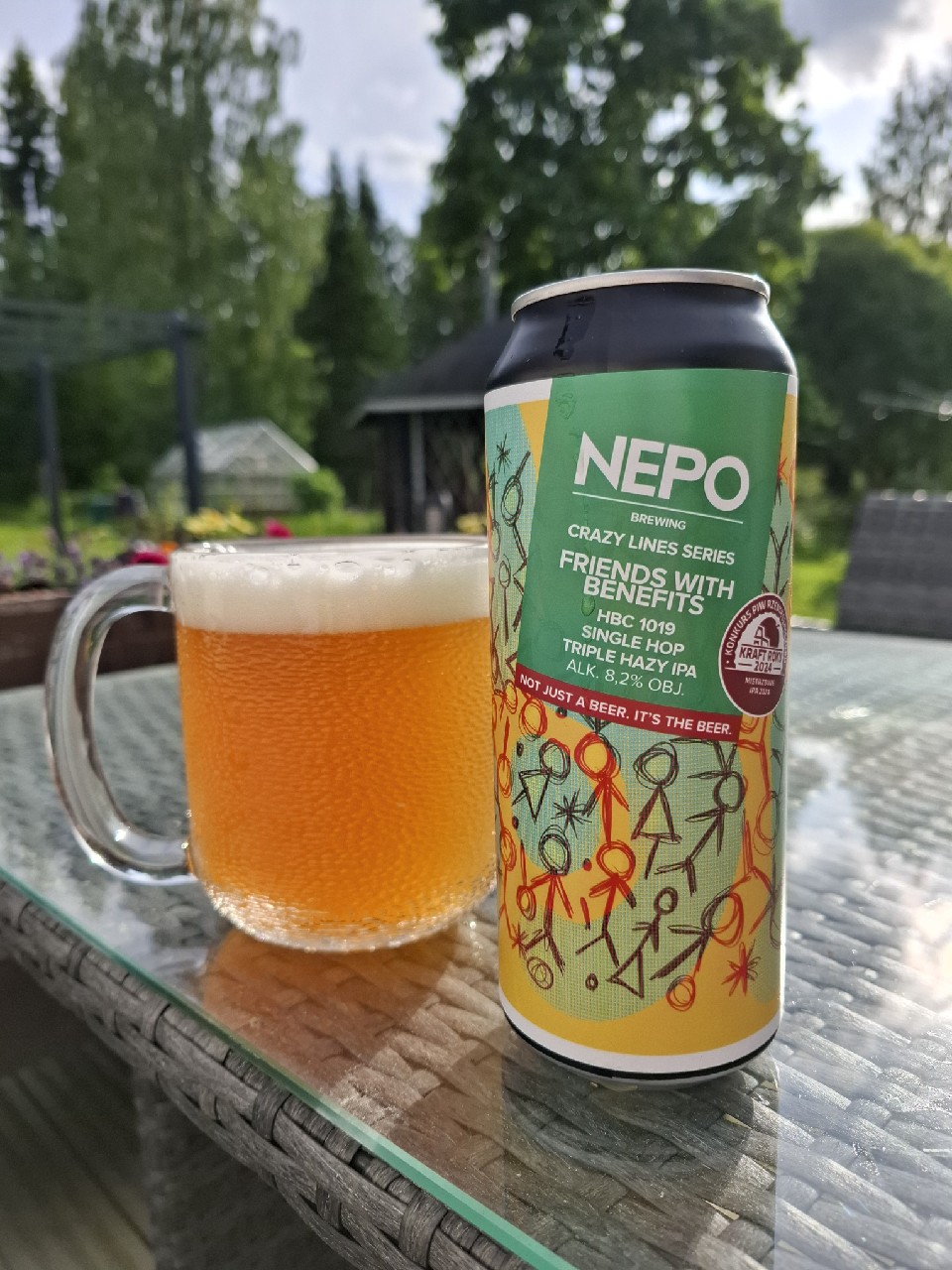 crazy lines series: friends with benefits, Poland