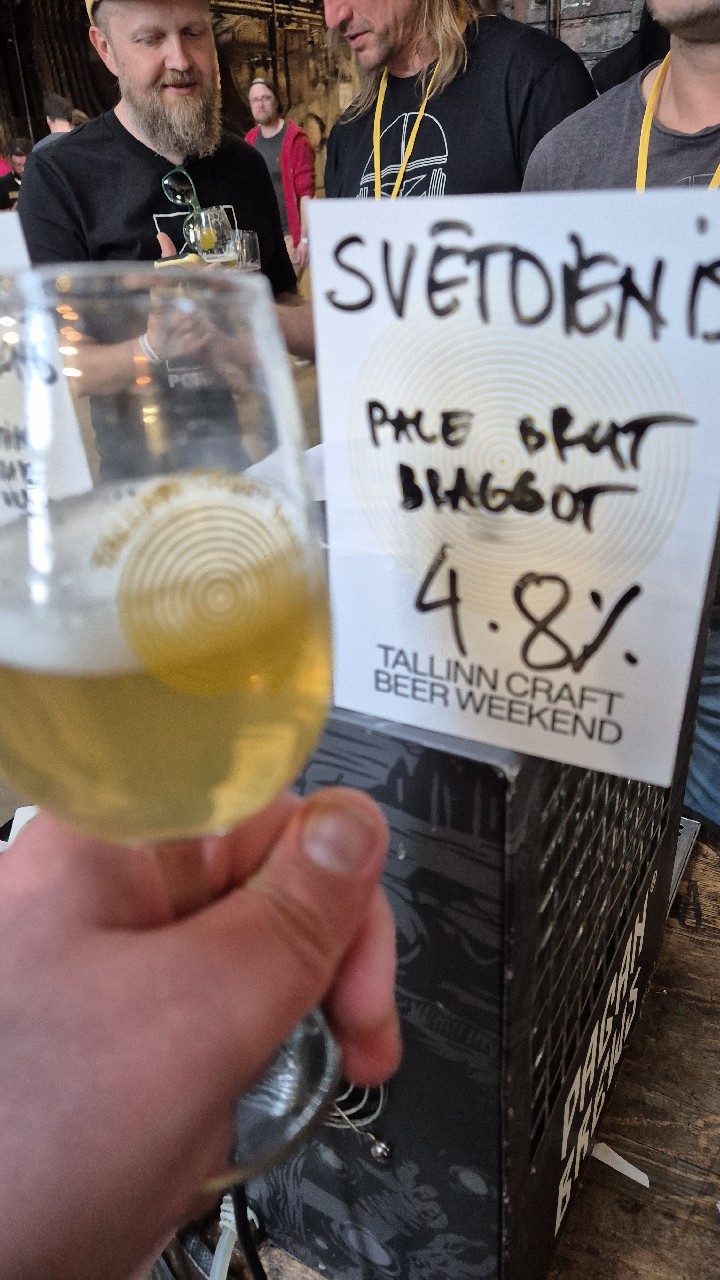 Svētdienis / Sekmadienis, Latvia